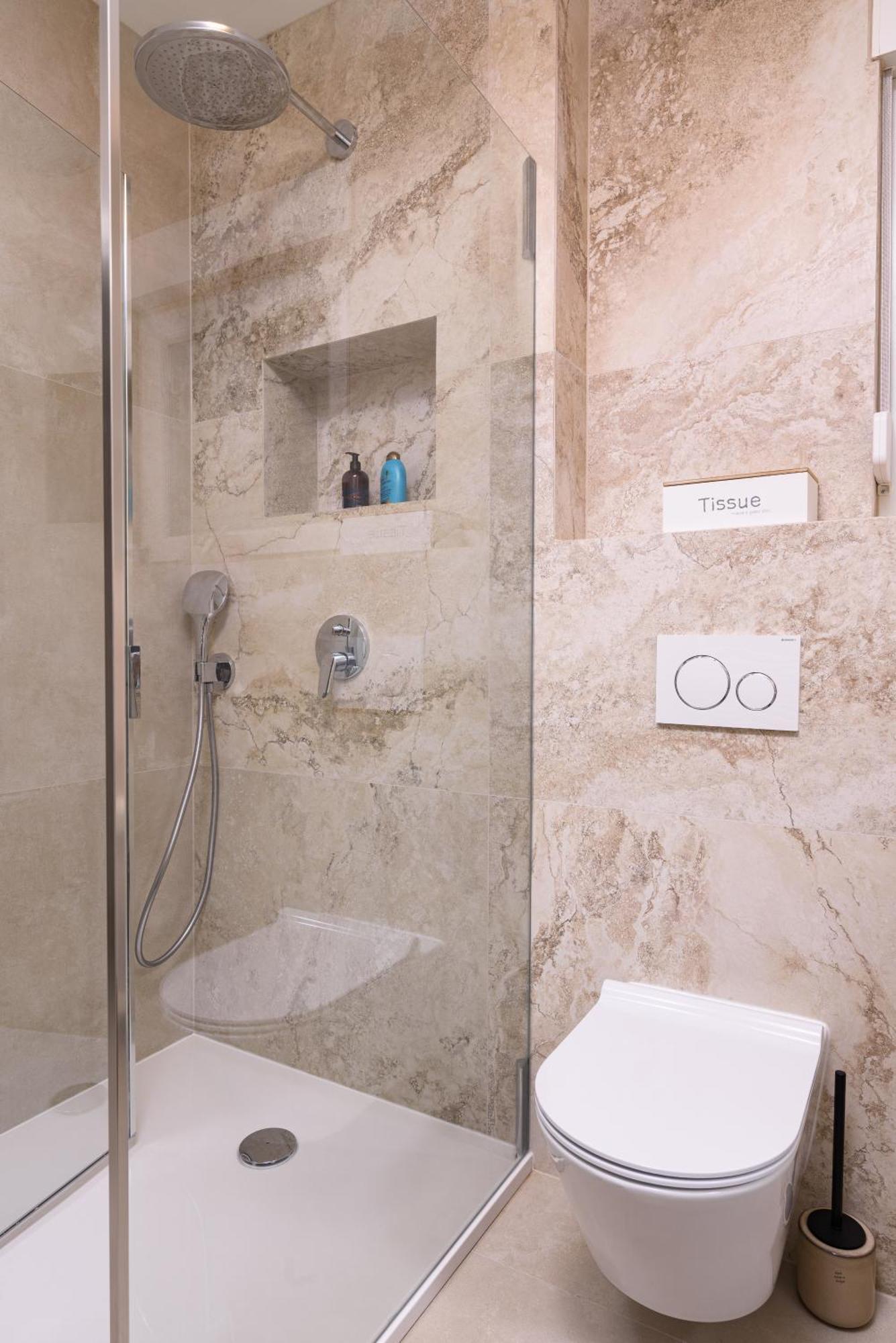 Luxury A'more Apartment *
